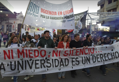Masiva protesta universitaria en La Pampa contra el desfinanciamiento educativo