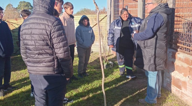 Alvear: Visita educativa al Refugio Canino Hociquitos