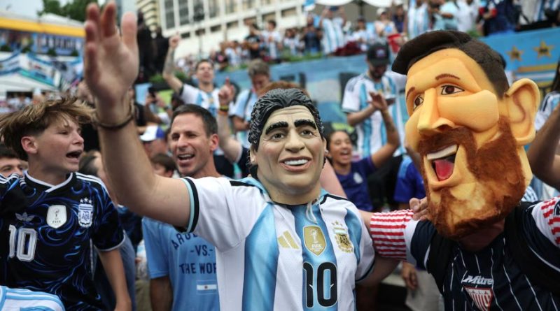 Locura por una entrada para ver Argentina-Inglaterra: los testimonios de los hinchas que buscan a último momento y cuánto valen
