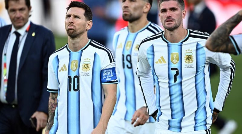 La AFA anunció que no todos los jugadores regresarán al país: Messi y De Paul podrían no viajar