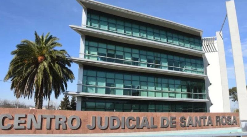 Tarde de furia en Santa Rosa: fue a reclamar plata, apuñaló a un hombre y terminó a los tiros contra una casa