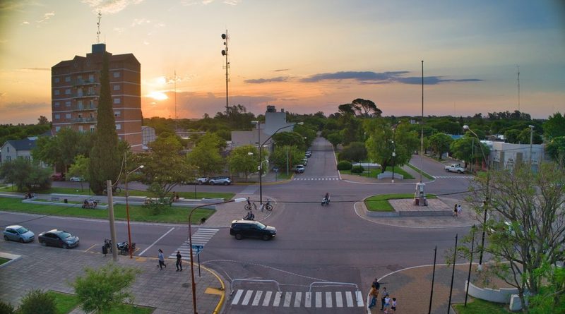 Intendente Alvear avanza con la reposición y planificación del arbolado urbano