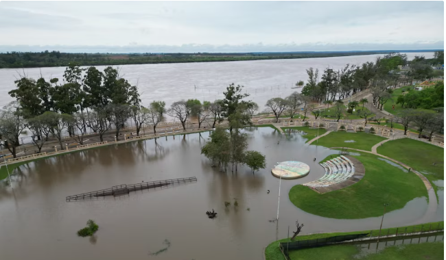 El Niño comenzó a golpear en el Litoral: ya se produjeron las primeras evacuaciones y hay restricciones para cruzar a Brasil y Uruguay