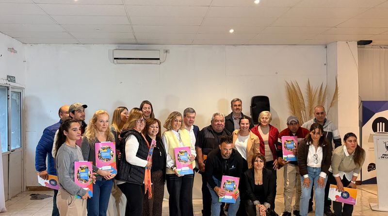 Alvear: Nuevos créditos para emprendedores y convenio para mejorar espacios públicos